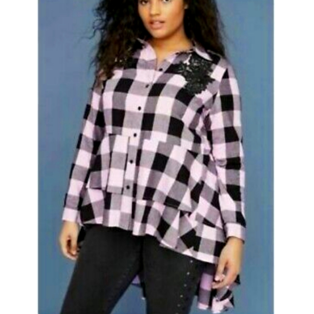 🌻NWT!! Lane Bryant Plaid Flannel hi-low top with lace decal